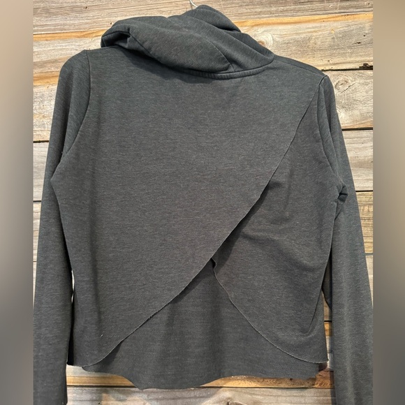 Sleeve Gymshark | Cross Back Cropped Hoodie
Size S - Picture 4 of 5
